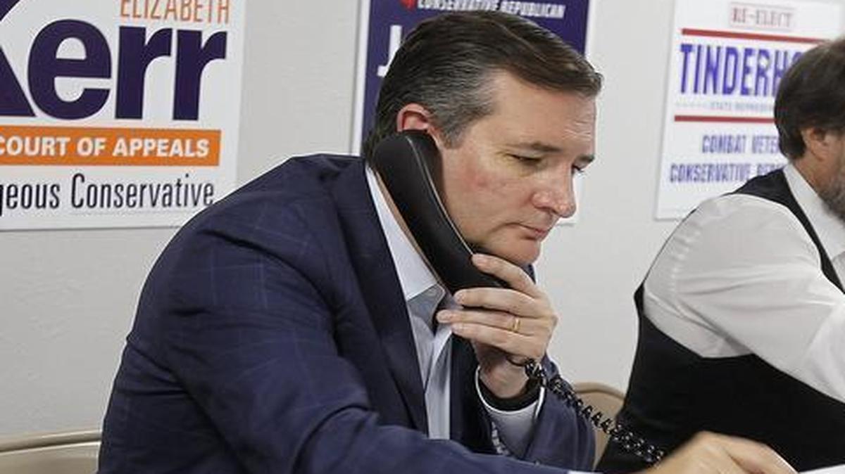 Texas U.S. Sen. Ted Cruz works the call center at the Tarrant County Republican Party headquarters in Fort Worth on Wednesday.