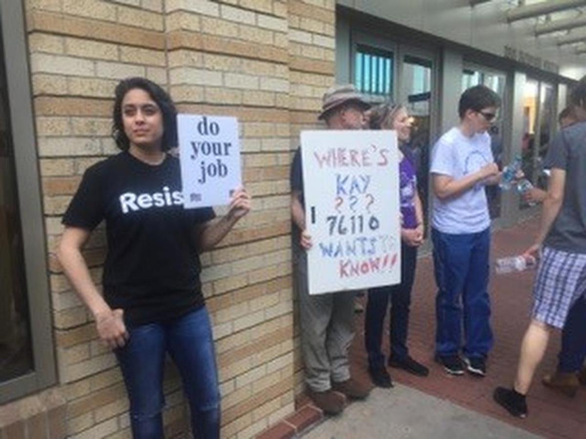 Earlier this year, protesters lined the sidewalk across the street from the Omni Hotel, hoping to gain the attention of Republicans inside who were attending the Tarrant County Lincoln Day Dinner. Some carried “Where’s Kay” signs. Many hoped congressional leaders would call town hall meetings. This was Feb. 18, 2017.