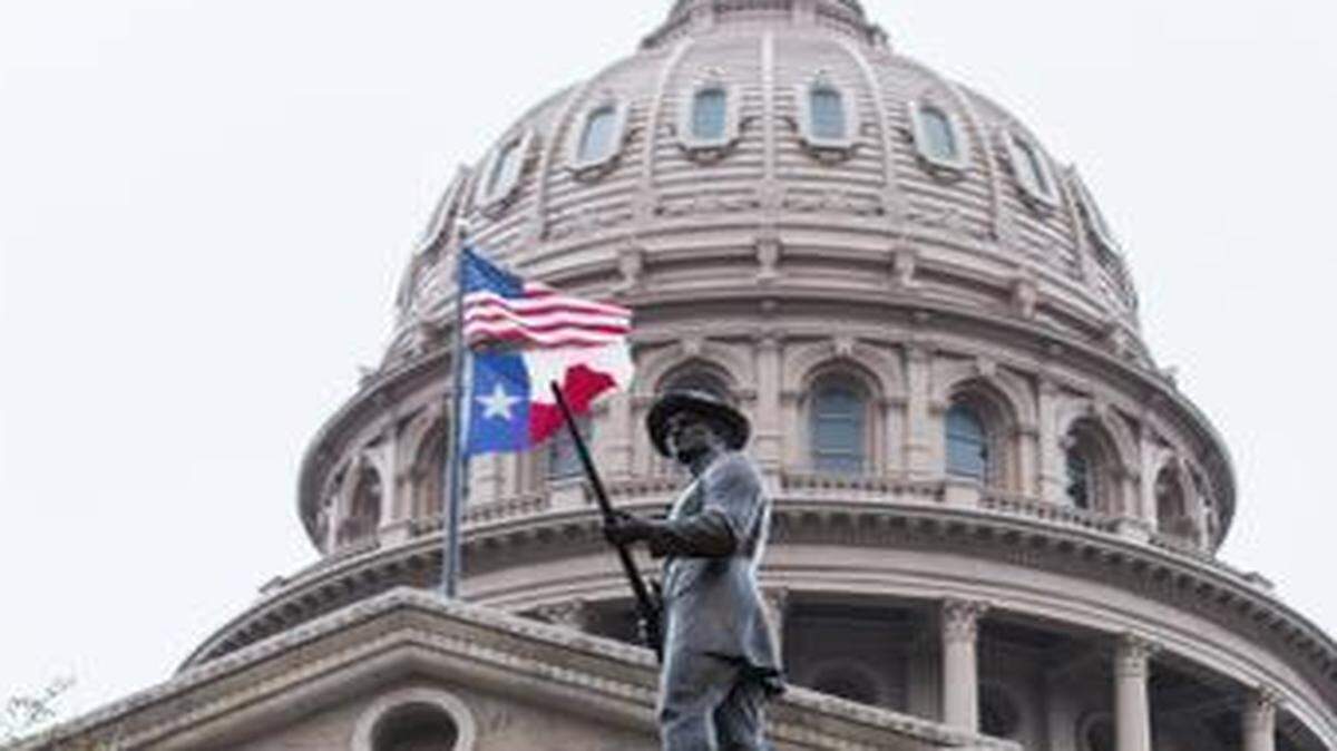 
As public transparency advocates nationwide observe Sunshine Week, Texas can lay claim to what is considered one of the strongest public information tools in the country — a 42-year-old law that has enabled journalists and frustrated taxpayers alike to unearth tons of data exposing the deeds and misdeeds of government entities.
