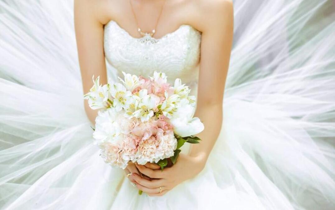 Texas lawmakers are considering cracking down on the marriage of minors, requiring all brides and grooms to be at least 18 to marry or have a court order to allow those marriages.
