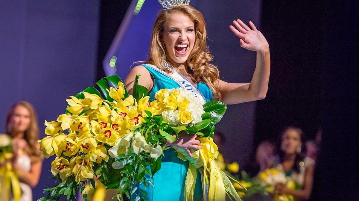 Caroline Carothers is crowned Miss Texas 2016 on Saturday night in Richardson.