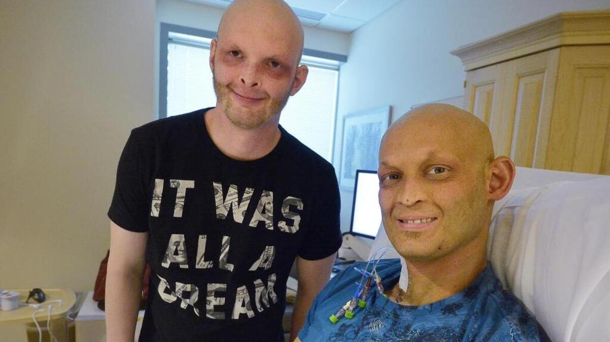 Lee Goggin, right, received a healthy kidney from his brother, Aaron Goggin, left, in July of 2014. On Tuesday, Lee Goggin died after an accident Sunday on a Florida beach during a family vacation.