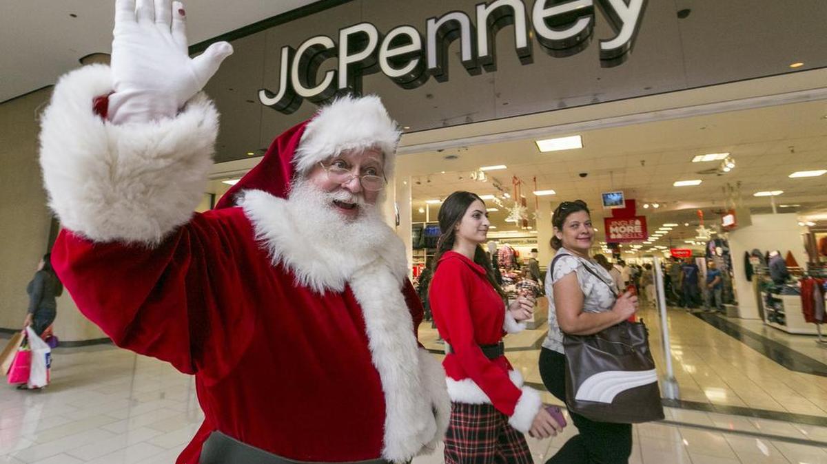 Santa Claus at a mall in California. A pastor told kids at an Amarillo mall that “Santa does not exist.”