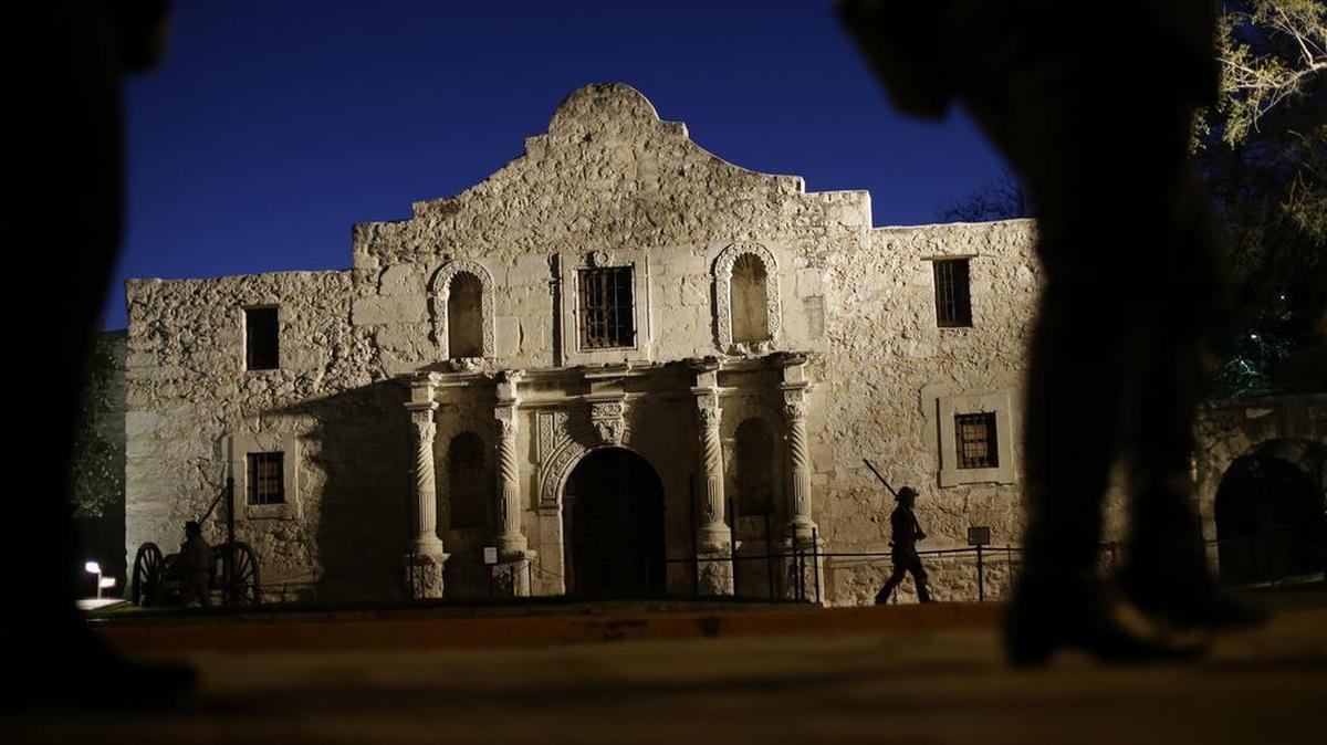 The dig, the first of its kind at the Alamo, is the first phase in a larger effort by state and local officials to renovate the historical landmark.
