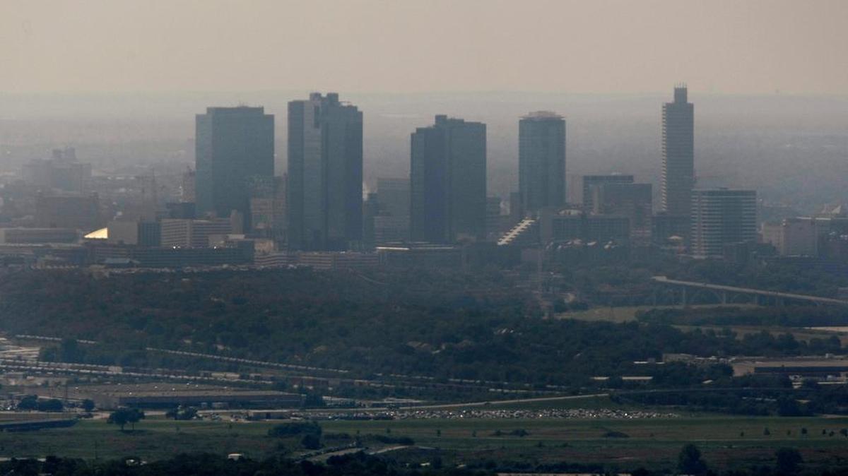 Smog and ozone cloud the scenic view of downtown Fort Worth in this file photo. Another county in the Dallas-Fort Worth area has been added to Texas’ ozone pollution list: Hood.