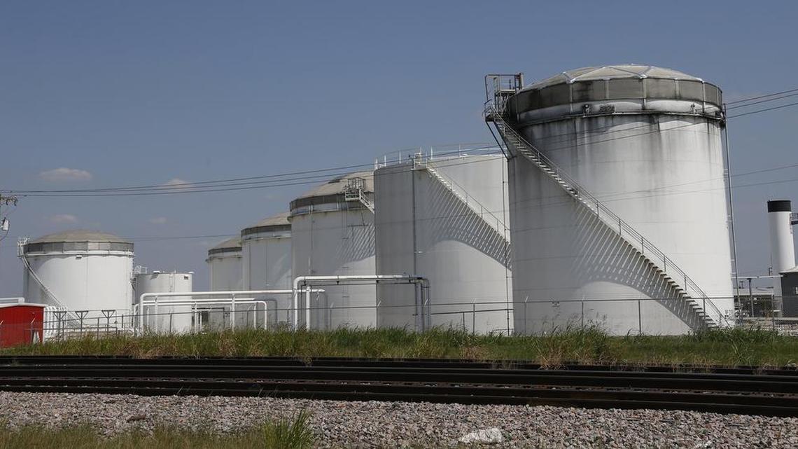 Gas prices still rising, many stations empty as holiday weekend begins