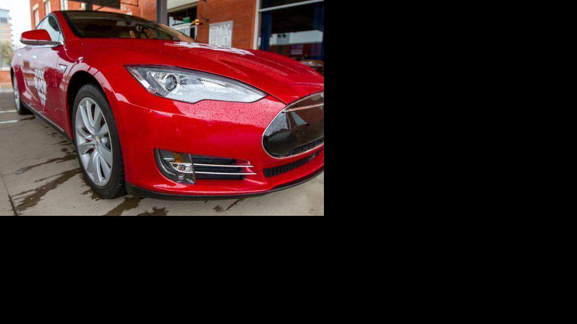 Tesla with ‘insane’ acceleration featured in Dallas test drive