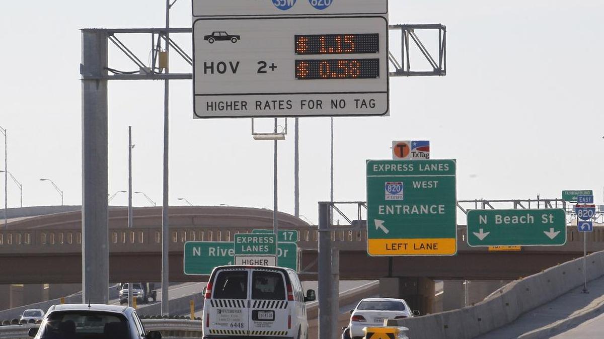 At a westbound entrance ramp in Haltom City, a toll fee rises to $1.15 about 3:15pm Monday, before rush hour begins. (Oct. 31, 2016)