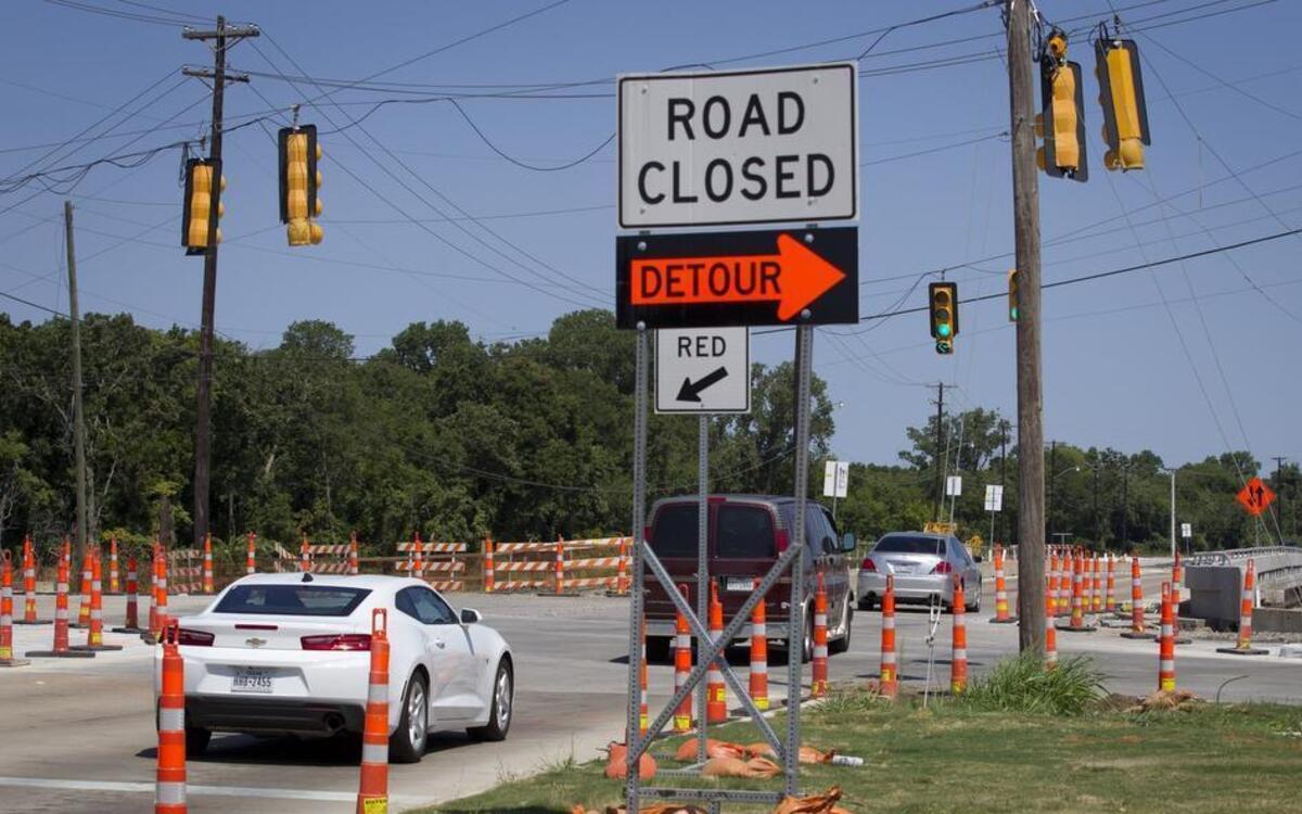 The Tarrant County Commissioners Court will ask voters Nov. 2 to approve two bonds, one $400 million bond for infrastructure and a $116 million bond for a new criminal district attorney’s office building.