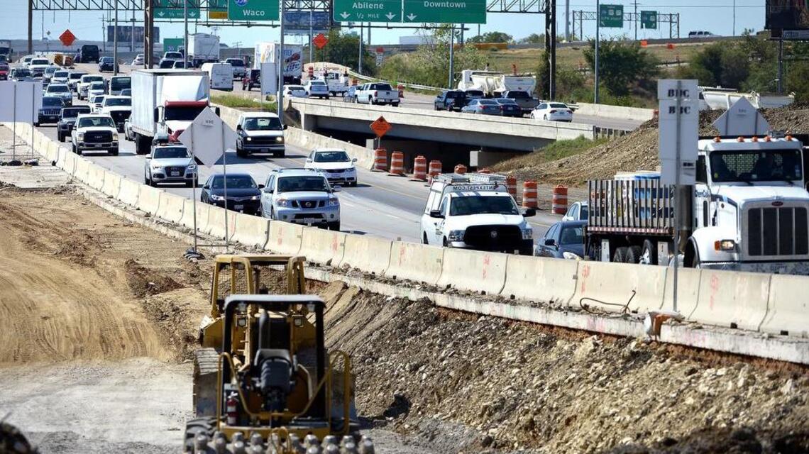 Interstate 35W expansion in Fort Worth reaches halfway point