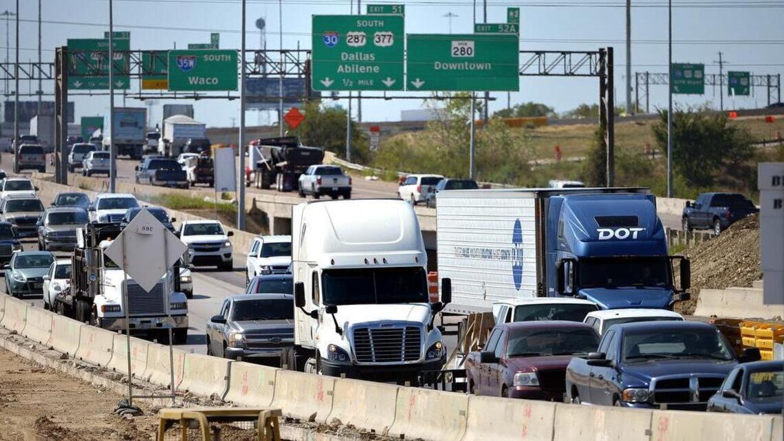 Traffic alert: Interstate 35W weekend lane closures coming to Fort Worth