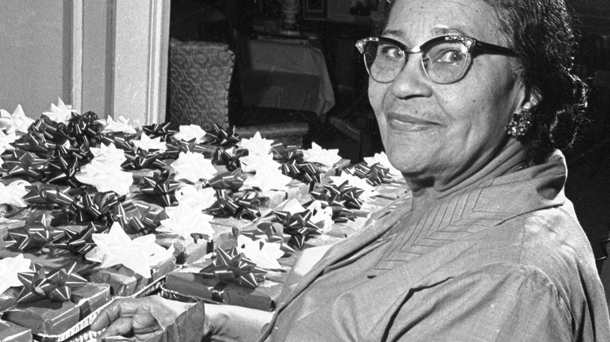 When a famous Fort Worth chef baked 330 fruitcakes — one for every soldier in Vietnam
