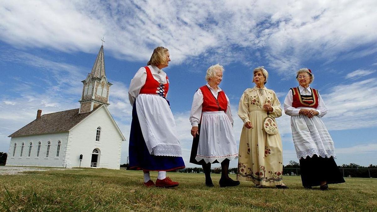 Clifton Norwegian descendants Betty Jenson Tindall, Mary Ann Rystad Stokely, Ann Olsen Wiland and the late Rosalie Aars in 2002.