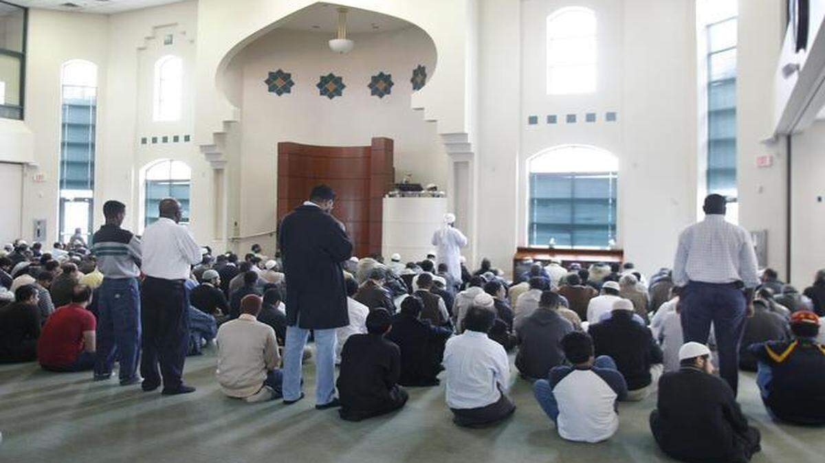 
The start of a 2010 service at the Islamic Center of Irving.
