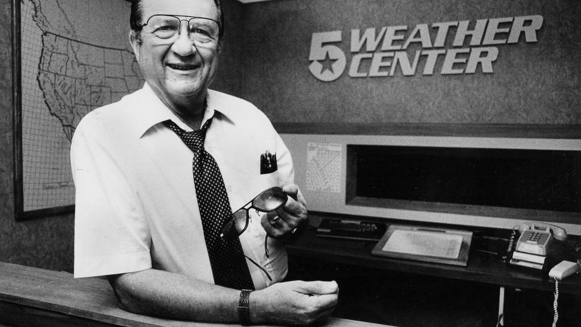 In Texas, the ‘World’s Greatest Weatherman’ made Santa’s visit a night of wonder