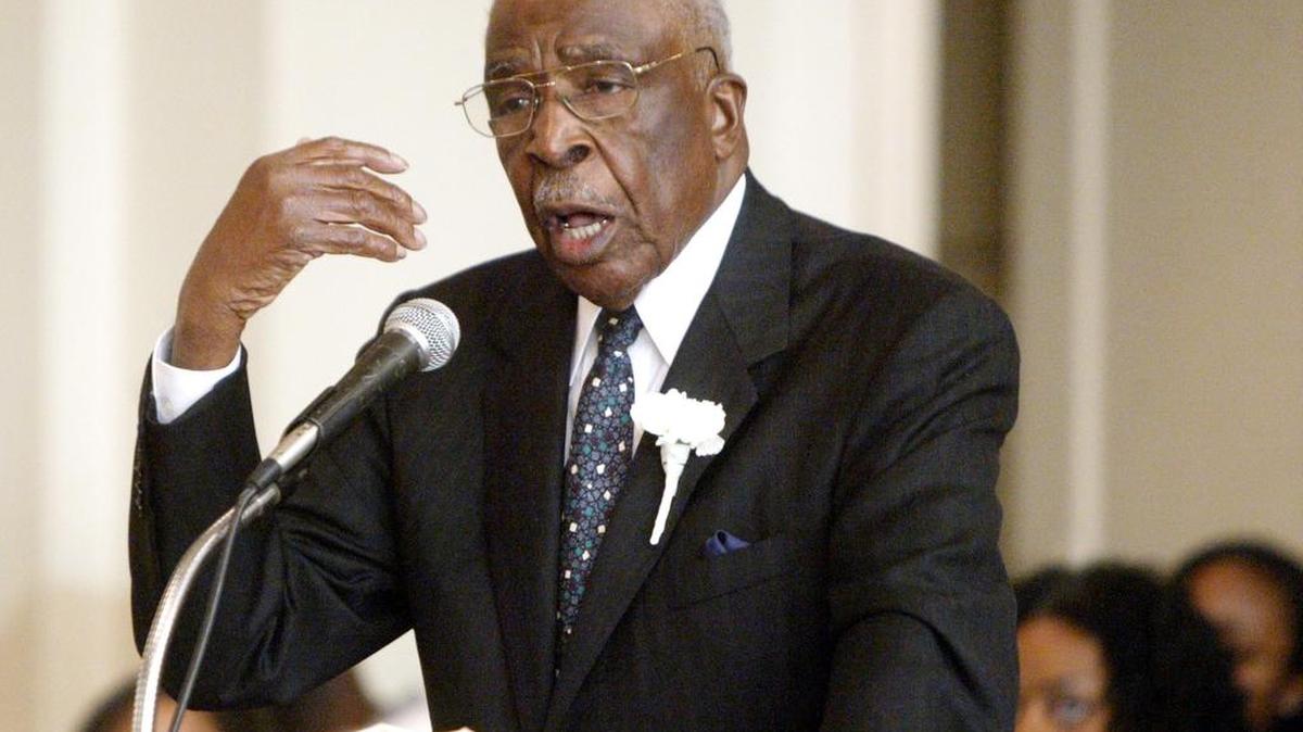 The Rev. Nehemiah Davis preaches on March 16, 2008, at Mount Pisgah Baptist Church in Fort Worth.