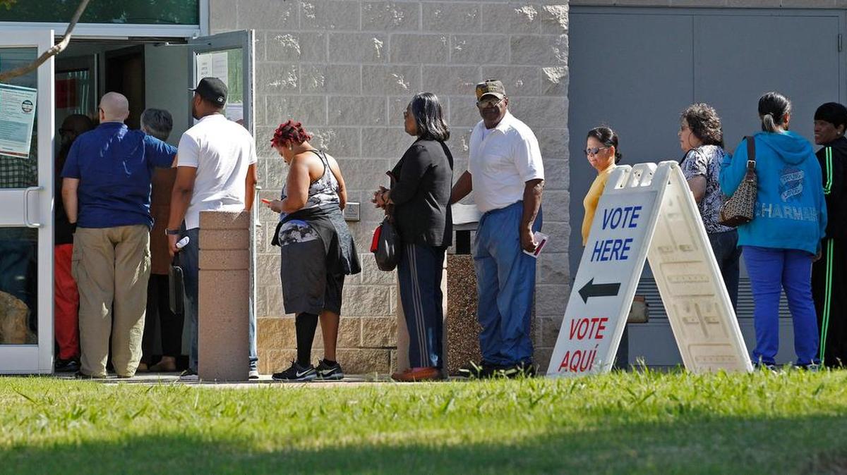 Voter traffic was heavy all day at the Southwest Sub-Courthouse on Granbury Road in Fort Worth. Early voting in the 2016 Presidential election began Monday, October 24, 2016.
