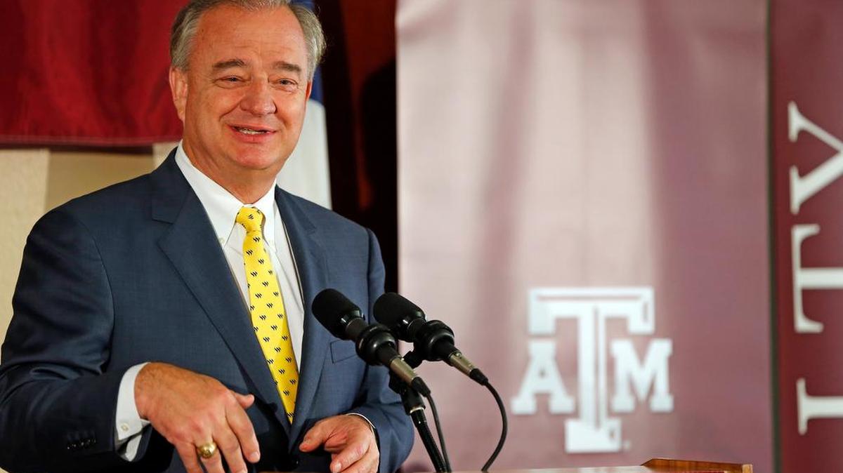 Texas A&M University System Chancellor John Sharp speaks during a ceremony for Texas A&M and Texas Wesleyan to unveil details in the purchase of the downtown law school in 2013.