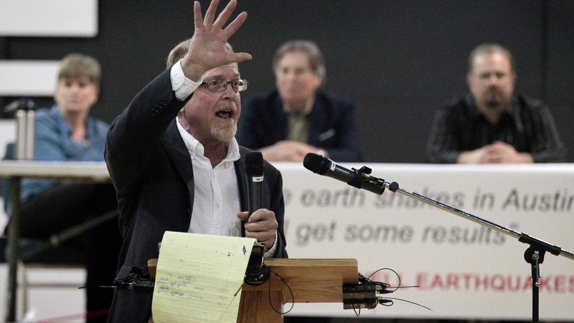 Jim Schermbeck speaks out during a 2014 public meeting in Azle to discuss recent area earthquakes.