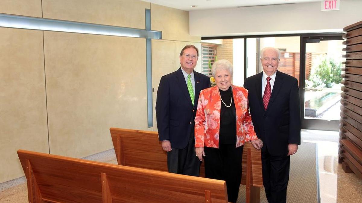 Doug Hawthorne, left, then-CEO of Texas Health Resources, with Helen and Jimmy Payton at the 2011 dedication of the Payton Family Lobby and Helen Payton Chapel at Texas Health Harris Methodist Hospital Hurst-Euless-Bedford.