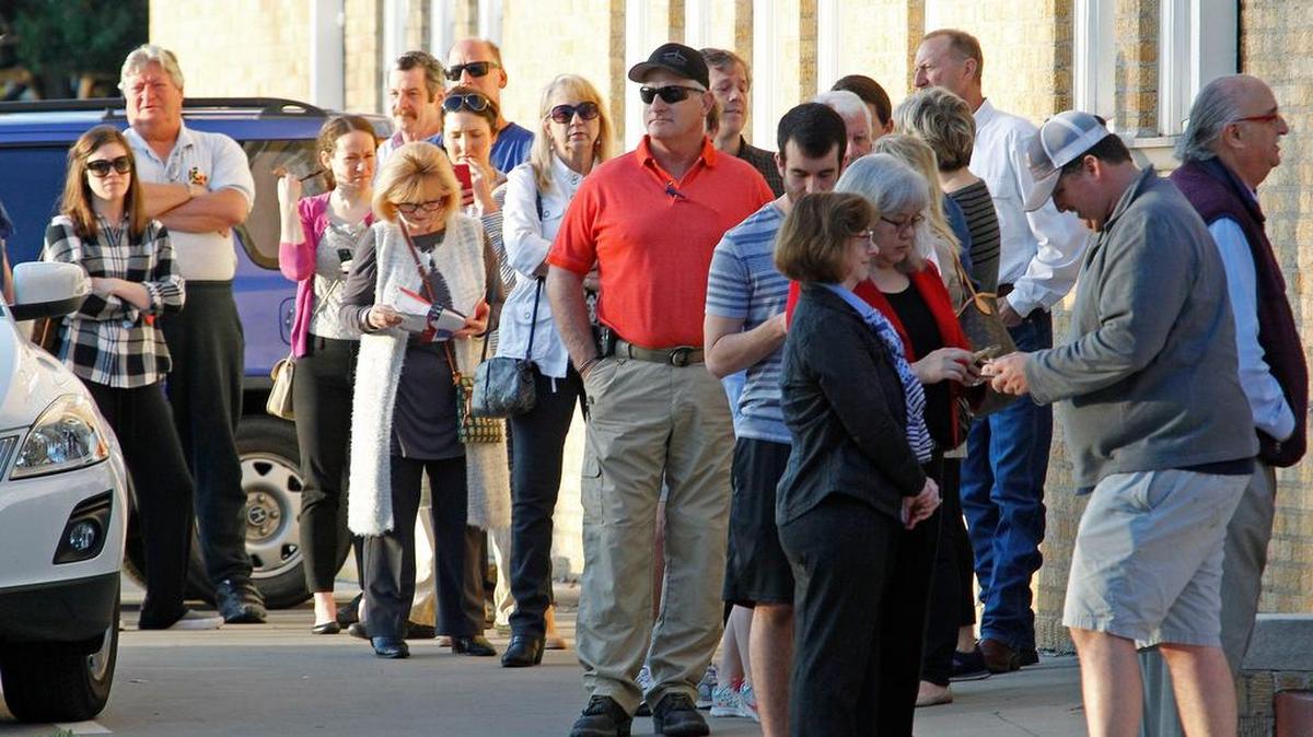 Voters waited in line March 2, 2016, at the North Hi Mount Elementary polling place in Fort Worth.