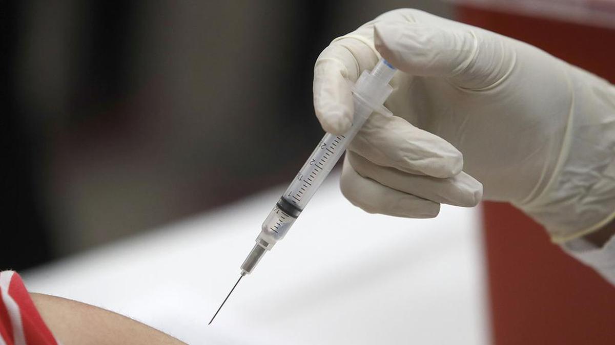 El departamento de Salud Pública del Condado de Tarrant ha entrado en un acuerdo con cadenas de farmacias para proporcionar gratis la vacuna contra la gripe a los residentes del condado que no tienen seguro.