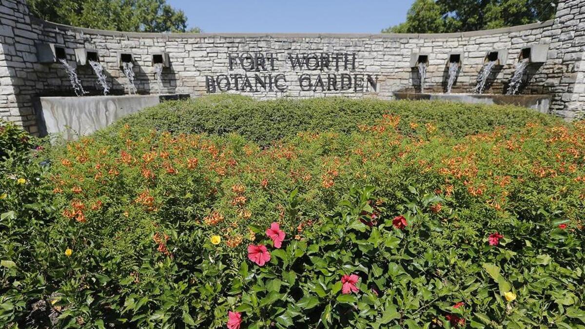 Wandering Roots Markets will host 60 local artisan vendors during the Fort Worth Botanic Garden annual Spring Market & Mother’s Day Sip & Shop on Saturday.