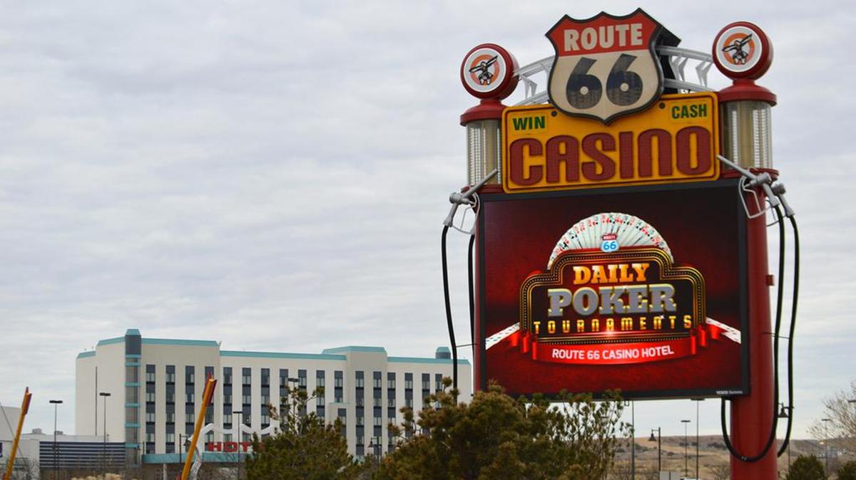 New Mexico casino parking lots full of Lone Star license plates prove there’s an appetite for gambling and sports betting.
