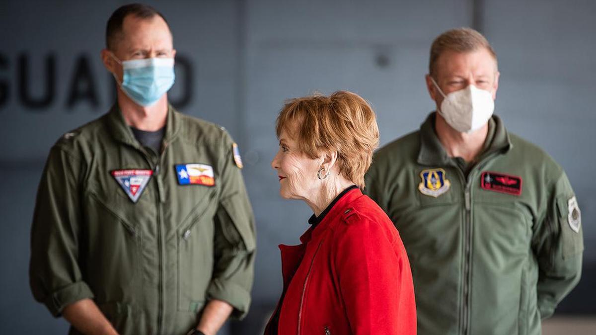 When leaders such as Rep. Kay Granger appear in public without a mask, people pay attention.
