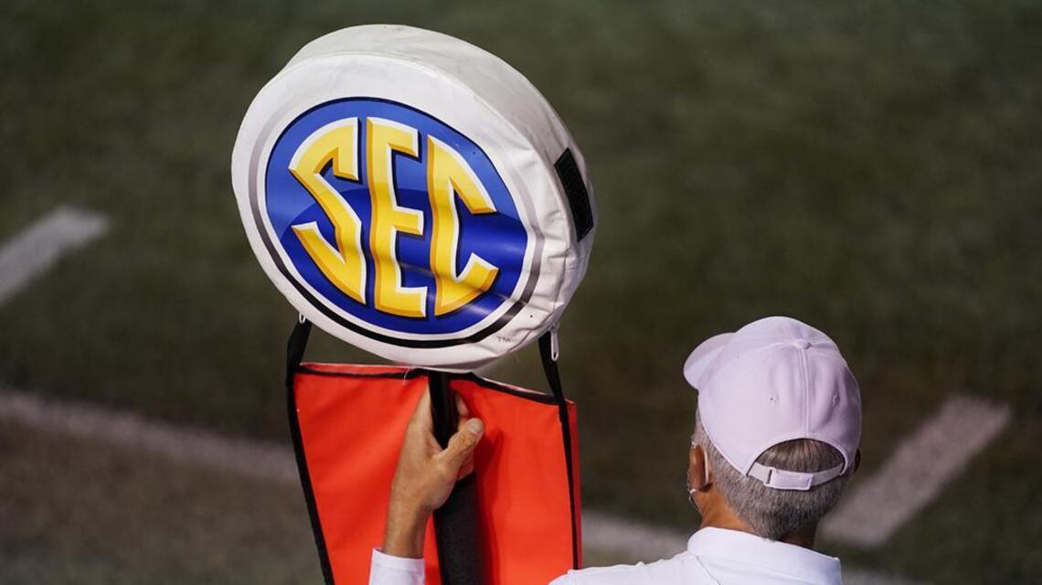 Texas, Oklahoma unanimously invited into SEC after high-profile Big 12 exit