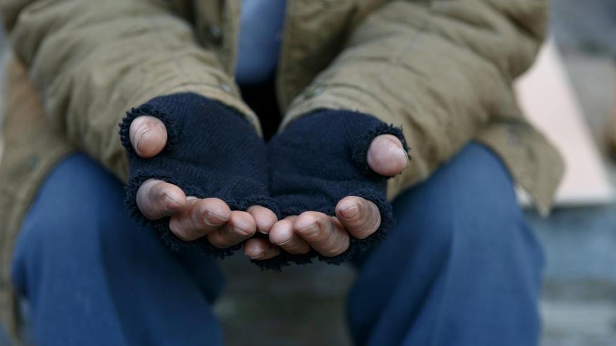 Fort Worth might make it illegal to give money to panhandlers.