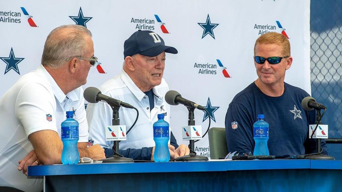 (left to right) Dallas Cowboys’ Executive Vice President, Stephen Jones, owner Jerry Jones and head coach Jason Garrett take questions from the press during the “state of the team” press conference at the start of Dallas Cowboys’ NFL training camp, Wednesday, July 25, 2018, in Oxnard, Calif. (AP Photo/Gus Ruelas)