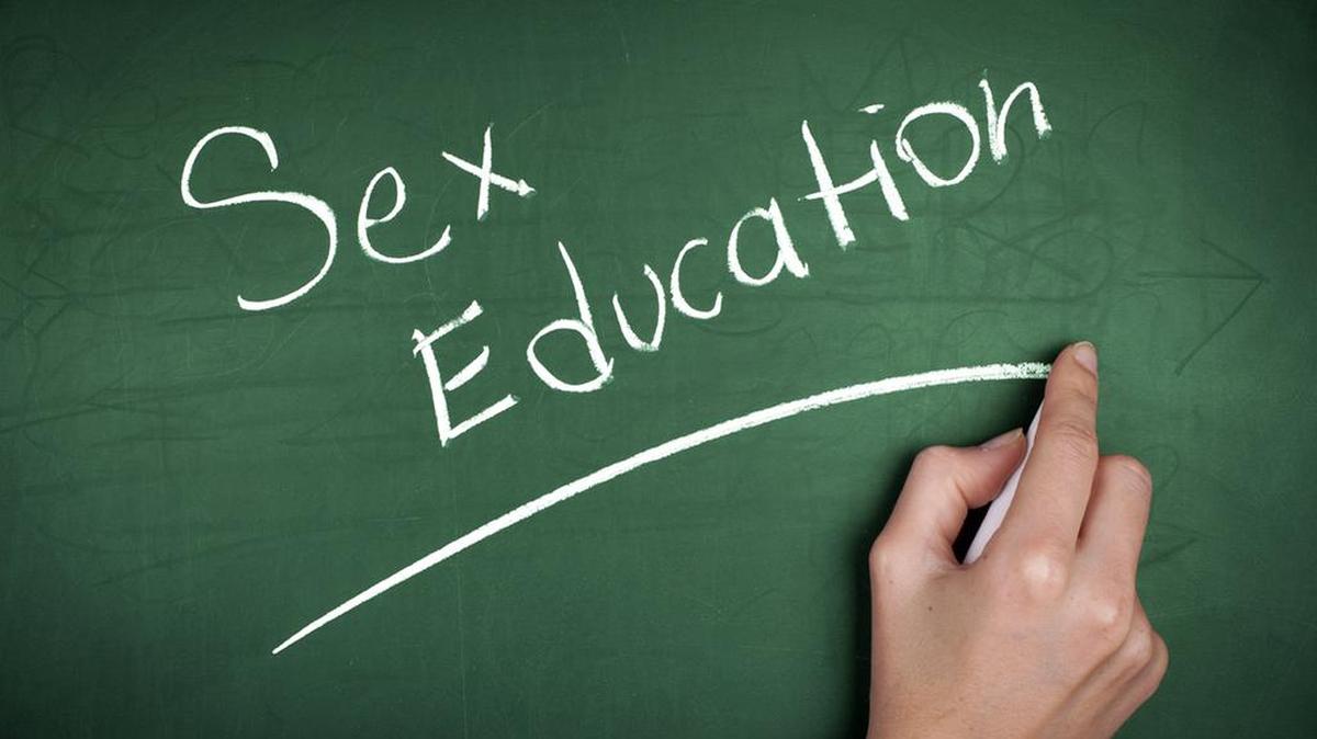 Fort Worth ISD trustees are coming under fire this week for giving the wrong title to a resolution last month that convened a School Health Advisory Council for the purposes of implementing a new sexuality curriculum following updates to curriculum by the state.