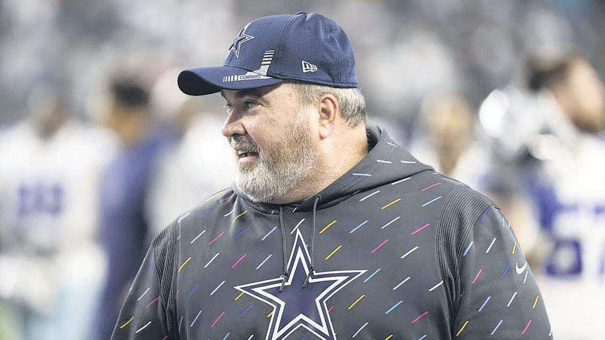 What behavior, exactly, is the Dallas coach modeling so you can “keep yourself and your family safe” from COVID-19?
