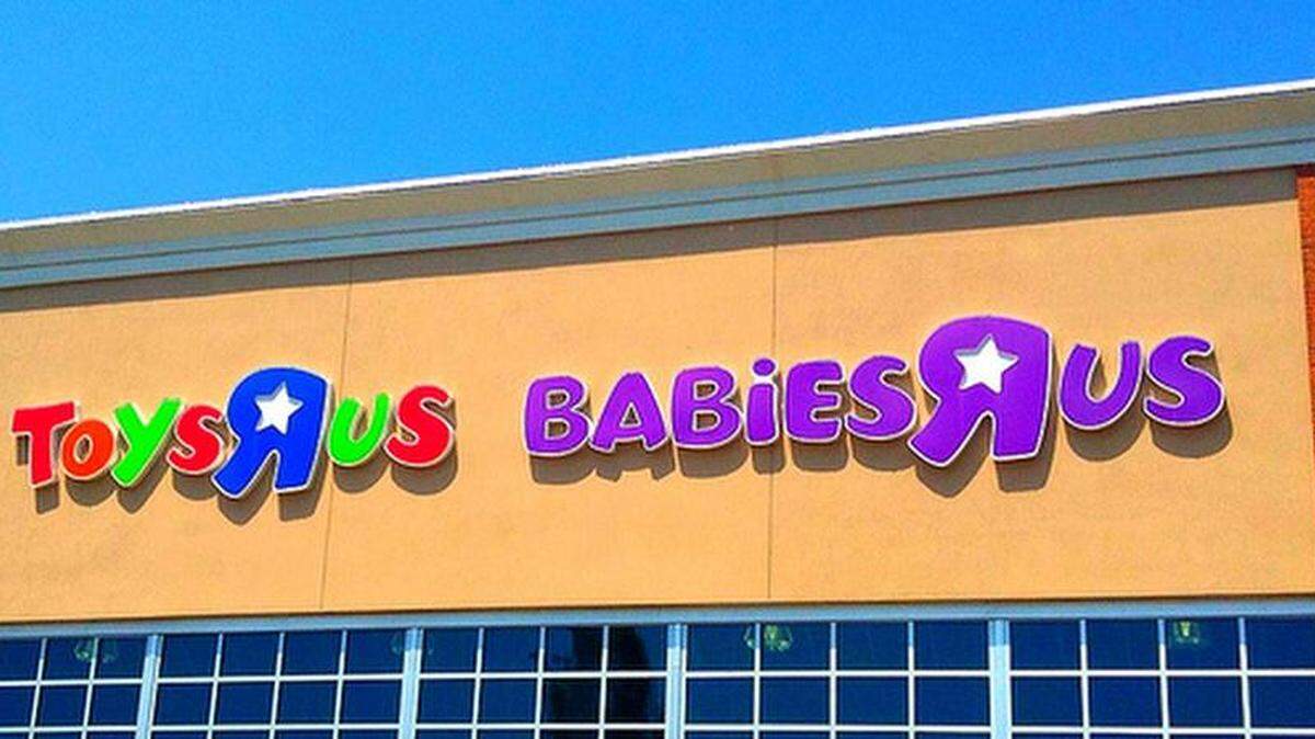 Toys R Us has announced the closing of 182 stores.