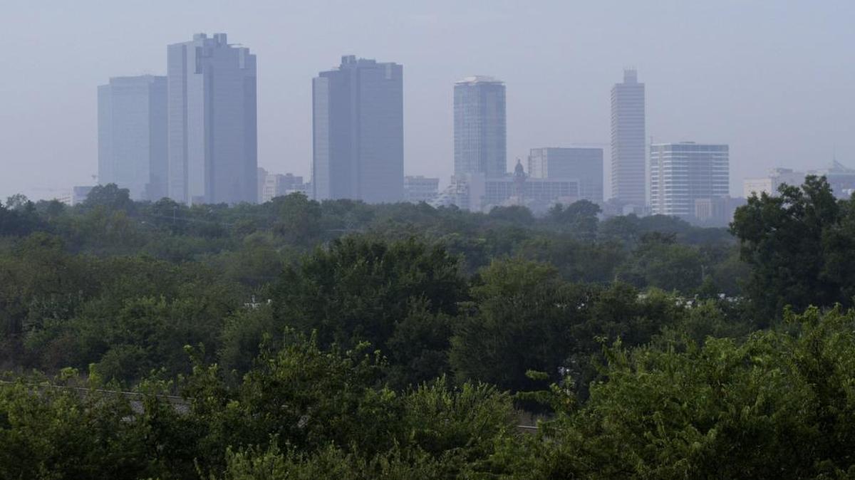 Haze fills the air around downtown Fort Worth on Aug. 16, 2007.