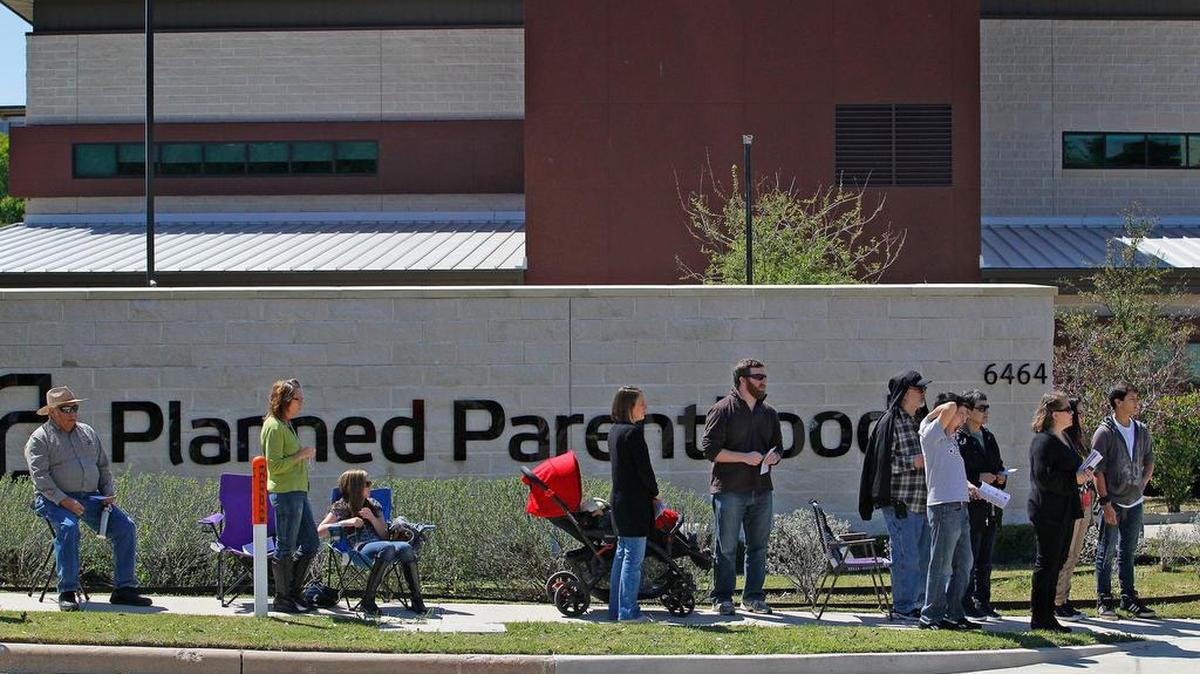 The Good Friday Rosary Vigil for Life drew crowds March 25 at Planned Parenthood in southwest Fort Worth.
