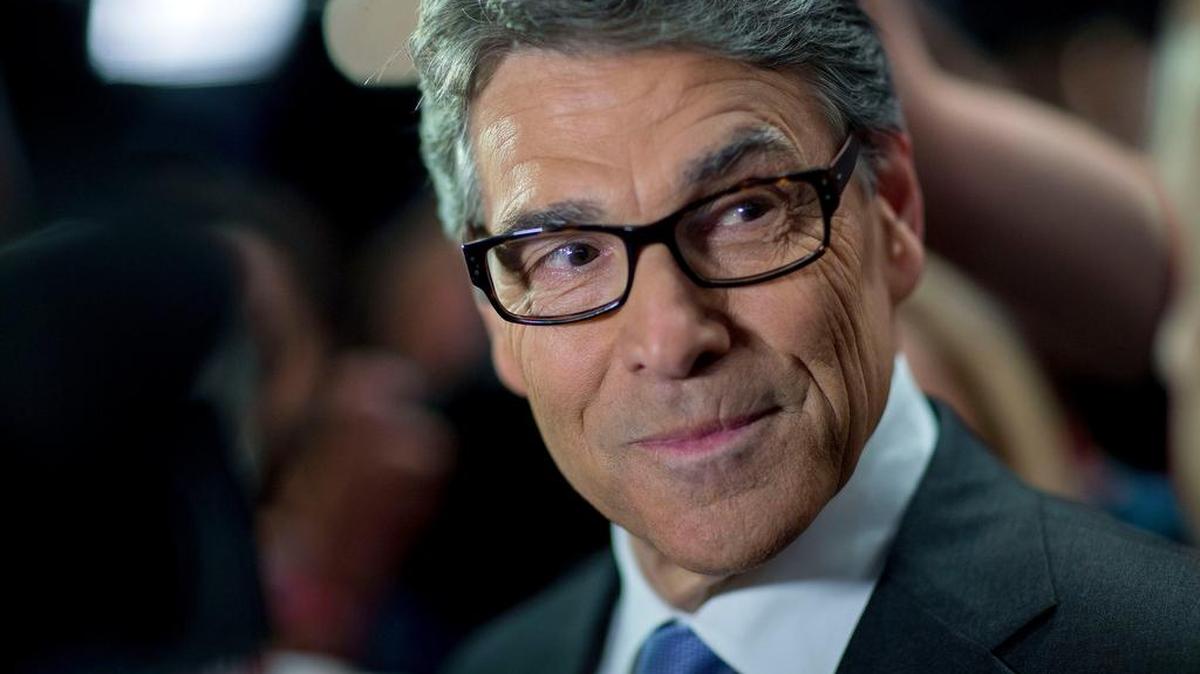 Former Gov. Rick Perry, a 2016 GOP presidential candidate, has been picked to run the Energy Department.