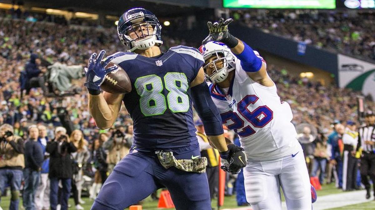 The Seattle Seahawks and tight end Jimmy Graham, hauling in a touchdown catch in Monday’s victory over Buffalo, travel to face the New England Patriots in an intriguing Sunday night matchup. The telecast begins at 7:20 p.m. on NBC (KXAS/Ch. 5).