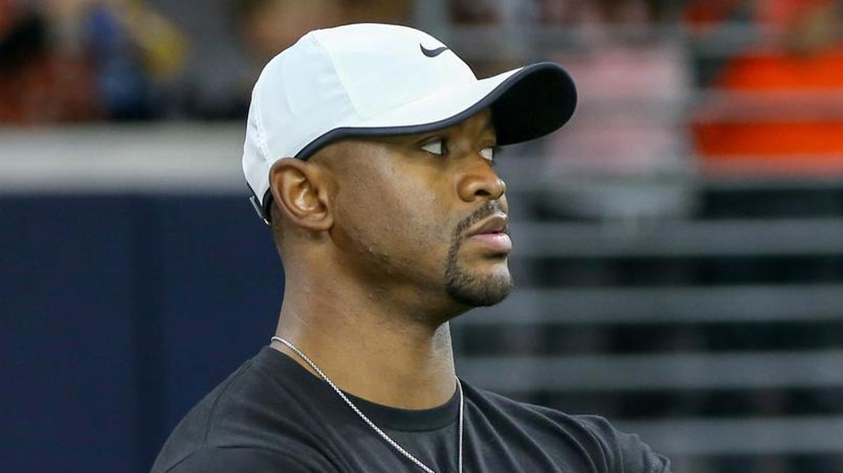 Former Aledo and Texas Longhorn running back Johnathan Gray lives in Austin and was recently married; he is starting a career in sports performance training.