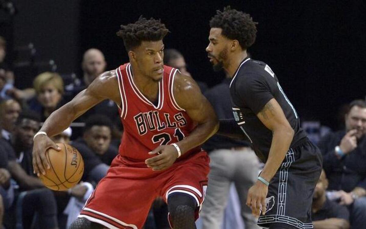 Jimmy Butler, left, and the Chicago Bulls play host to the Dallas Mavericks on Tuesday. Butler is averaging 24.9 points, 6.8 rebounds, 4.6 assists and 1.8 steals. The game will be televised at 7 p.m. on Fox Sports Southwest.