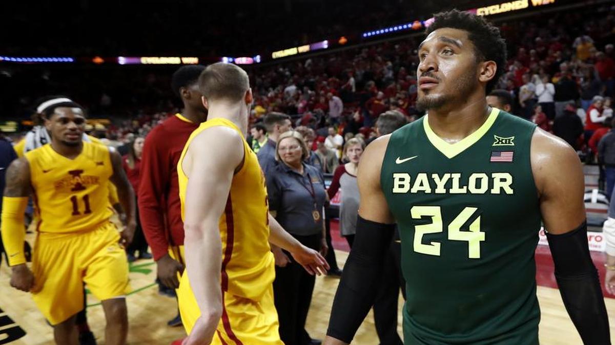 Baylor guard Ishmail Wainright, right, and the Bears try to rebound Monday at home against West Virginia after falling at Iowa State 72-69 on Saturday. Baylor (23-6, 10-6 Big 12) has lost three of its past four games. Monday’s game is set for 6 p.m. on ESPNU.