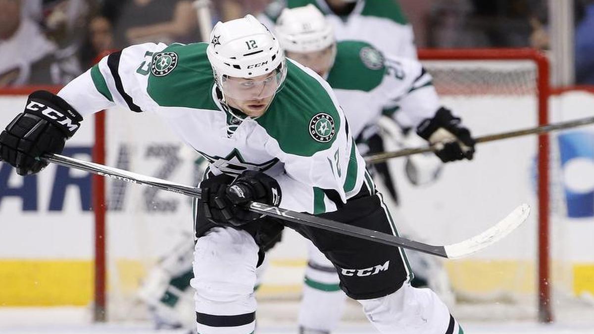 Forward Radek Faksa and the Stars will be looking to bounce back from Thursday night’s 3-1 loss to the Coyotes on Saturday afternoon against the San Jose Sharks.