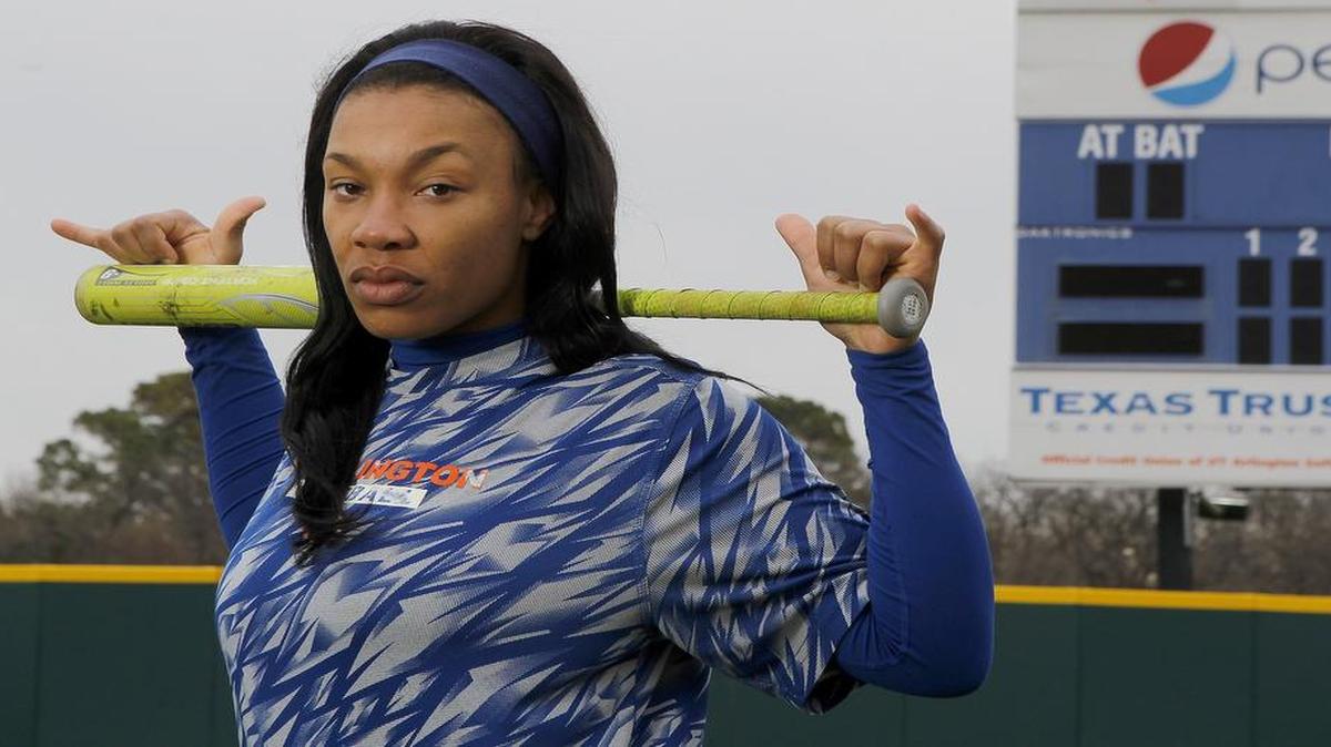 UTA’s Mya Anderson hit 13 home runs last season and returns to the Mavericks’ outfield for 2016.