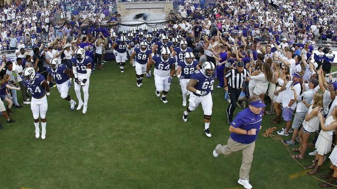 Coach Gary Patterson and the Horned Frogs are sprinting to the finish in recruiting with lots of offers still on the table. TCU has 12 commitment in its 2017 football recruiting class.