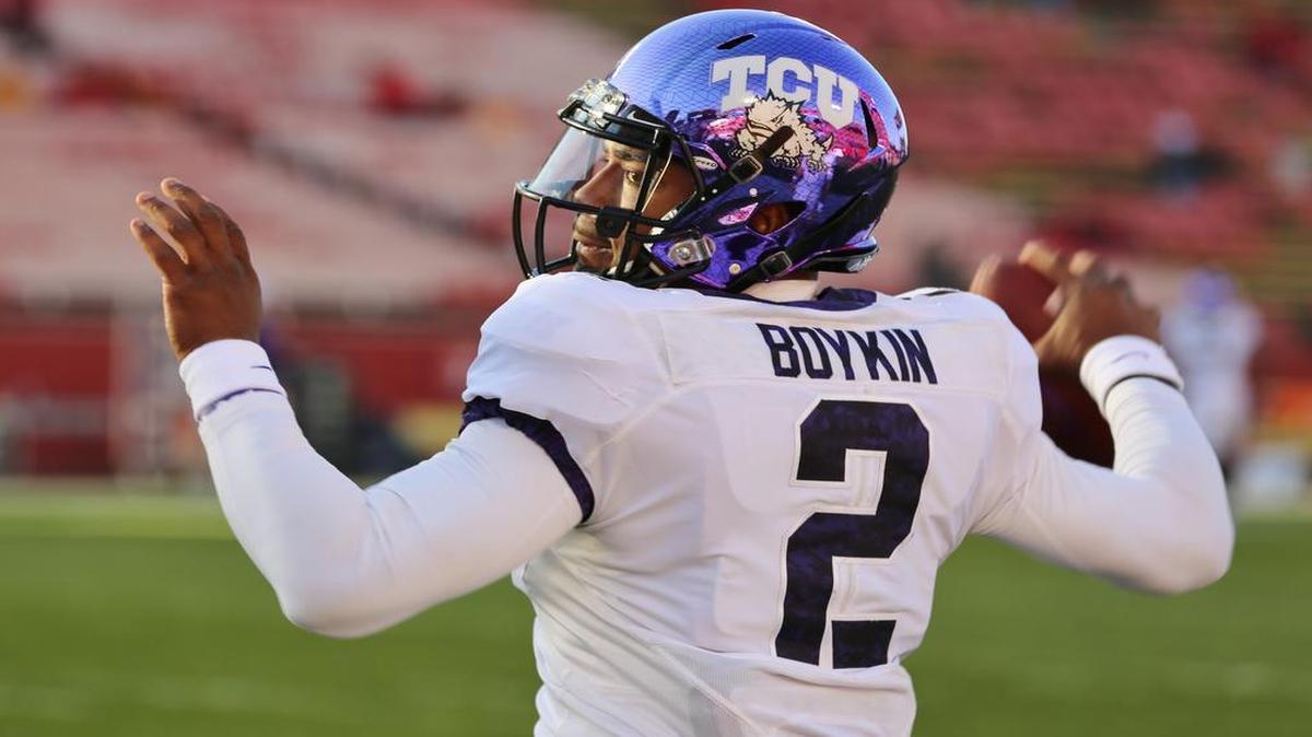 
TCU quarterback Trevone Boykin warms up before the Horned Frogs’ game against Iowa State.

