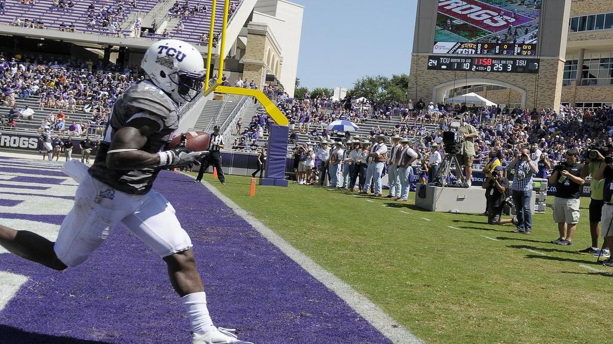 Kyle Hicks ran for a 64-yard touchdown and caught a 25-yard TD pass in TCU’s victory over Iowa State.