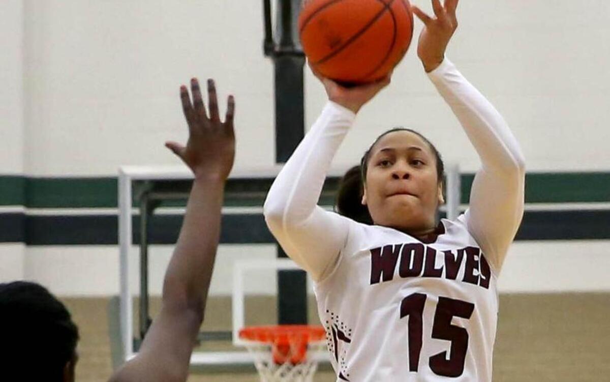 Mansfield Timberview guard Chennedy Carter, right, seen in a playoff game against Mansfield Legacy, had another double-figure scoring game in the FIBA Americas championship game.