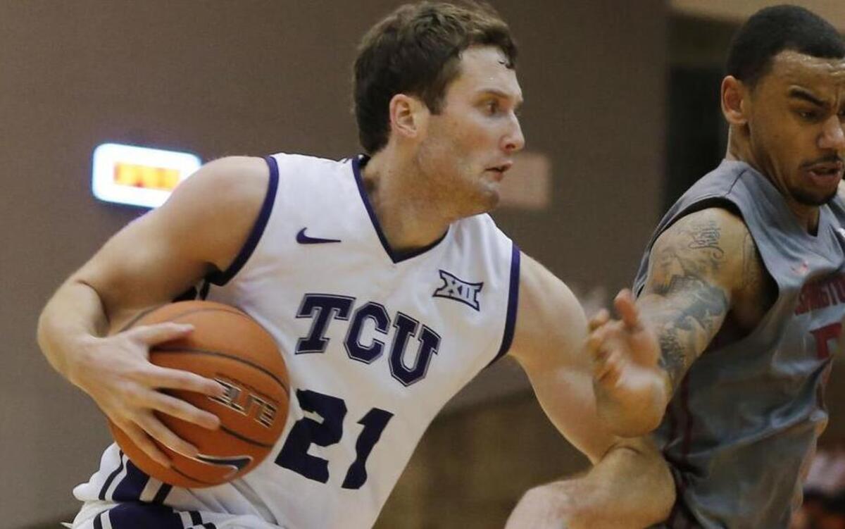 
TCU reserve guard Hudson Price is transferring to UNC-Charlotte, where his father, Mark Price, is the new head coach.

