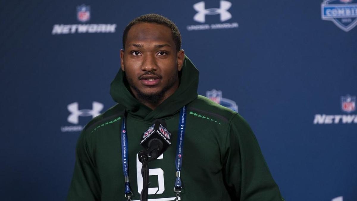 Former TCU linebacker Paul Dawson, who plays with the Seattle Seahawks, said he’ll be watching the Horned Frogs against Stanford Thursday night in the Alamo Bowl in San Antonio.